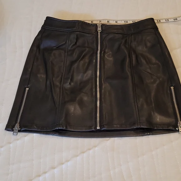 Express Faux Leather Skirt Size 0 - Picture 2 of 8